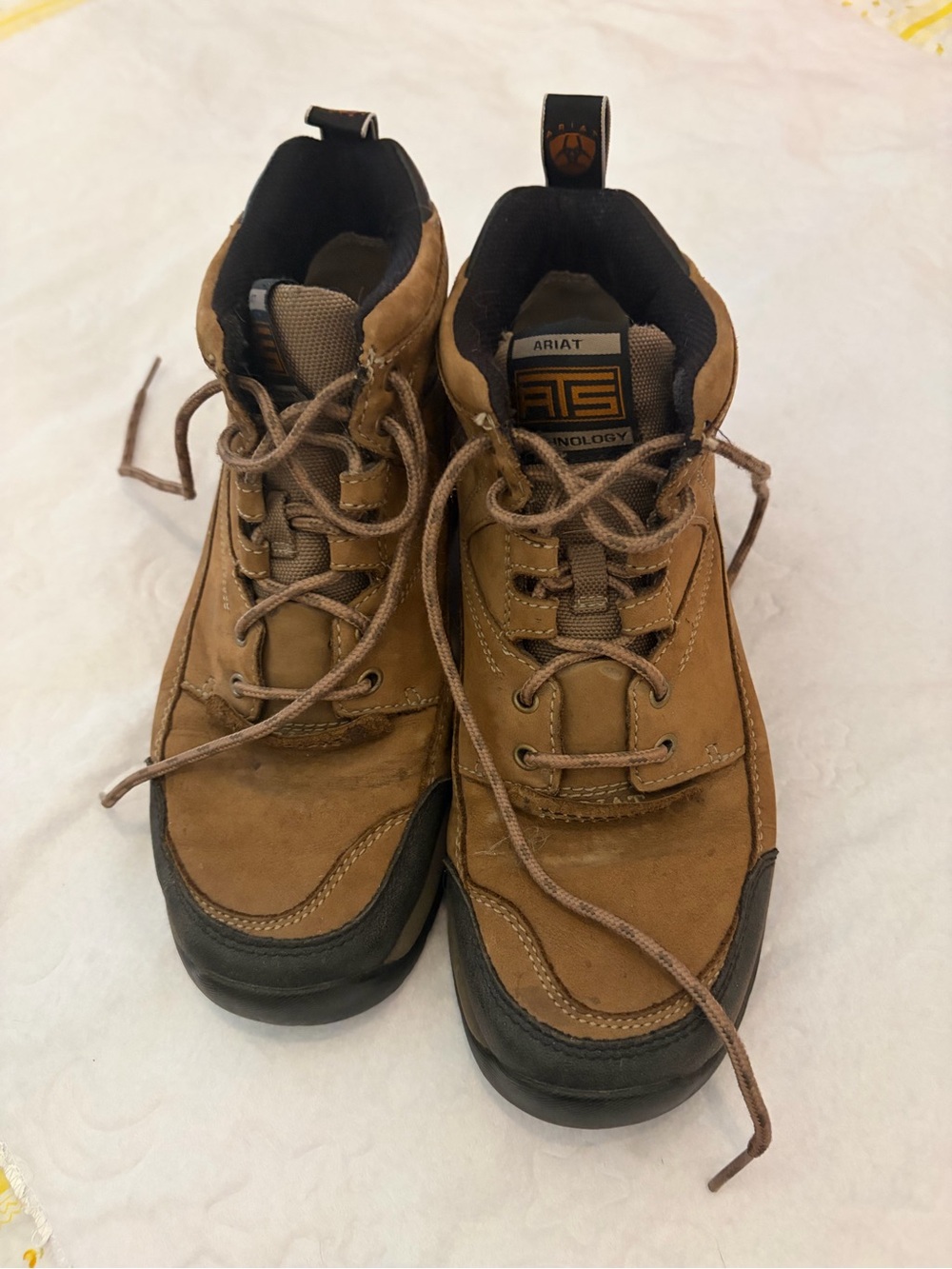 Ariat women’s Brown Work Shoes - Rugged Lace-Up Support. Size 10